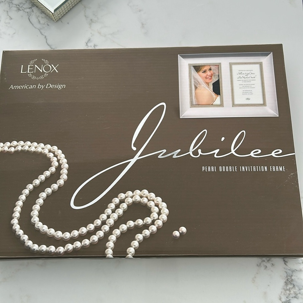 Lenox pearl double invitation frame